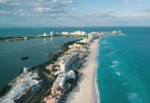 An aerial view of the beach along the Cancún hotel zone
