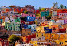 Colorful homes in Guanauato