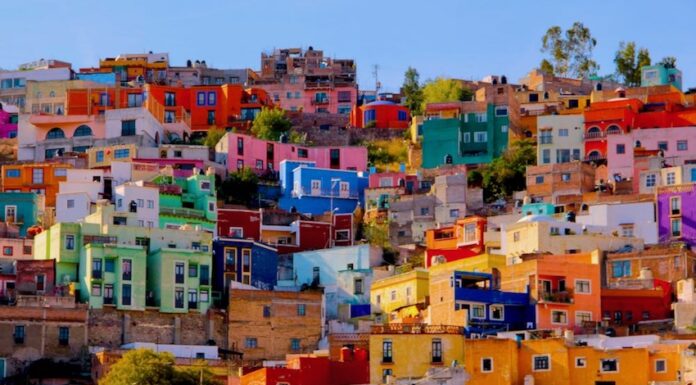 Colorful homes in Guanauato