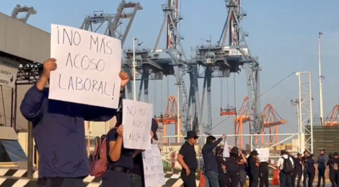 Workers strike at the port of Colima.