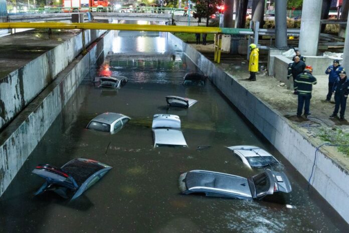 cars stuck in flooding