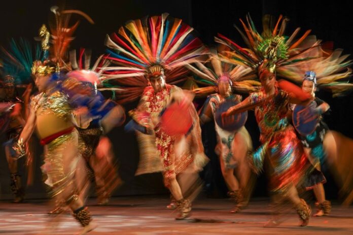 Pre-Columbian dancers