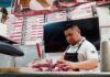 Meat prices increased 11.86% compared to a year earlier, while fruit and vegetables were 1.72% cheaper than in the first half of June 2024.