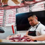 Meat prices increased 11.86% compared to a year earlier, while fruit and vegetables were 1.72% cheaper than in the first half of June 2024.