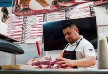 Meat prices increased 11.86% compared to a year earlier, while fruit and vegetables were 1.72% cheaper than in the first half of June 2024.