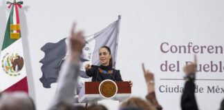 Sheinbaum calls on a reporter at her morning press conference