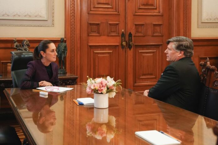 Sheinbaum and Landau meet in the National Palace