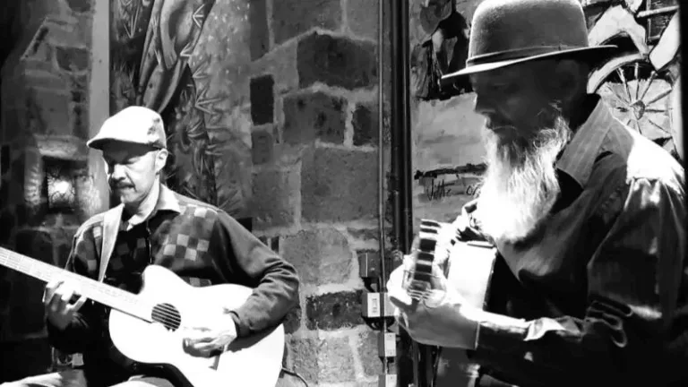 Mama Mia – Medio Siglo de Música y Sabor – Guitarras Latinas Mama Mia – Medio Siglo de Música y Sabor – Guitarras Latinas