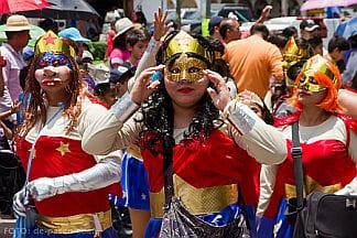 Dia de los locos  []  Locos Parade