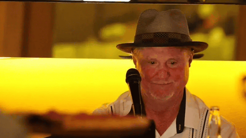 Daniel Hendrick Piano Bar
