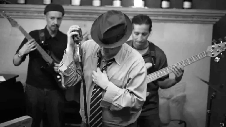Johnny’s Piano Bar – Classic Piano Bar Johnny’s Piano Bar – Classic Piano Bar