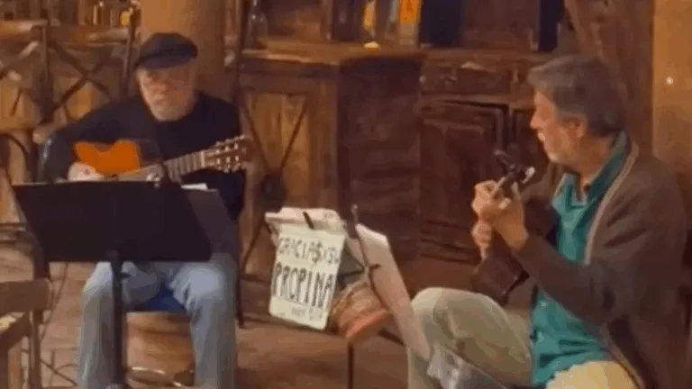 Dúo de Guitarras con Hop & Rolando Dúo de Guitarras con Hop & Rolando