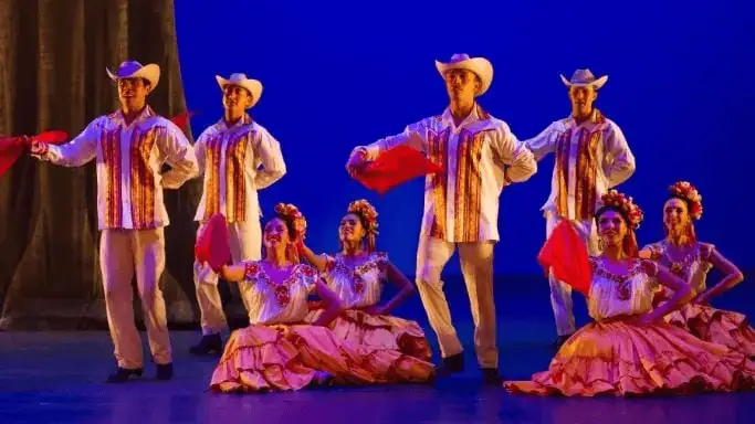 Ballet Folklórico de México de Amalia Hernández Ballet Folklórico de México de Amalia Hernández
