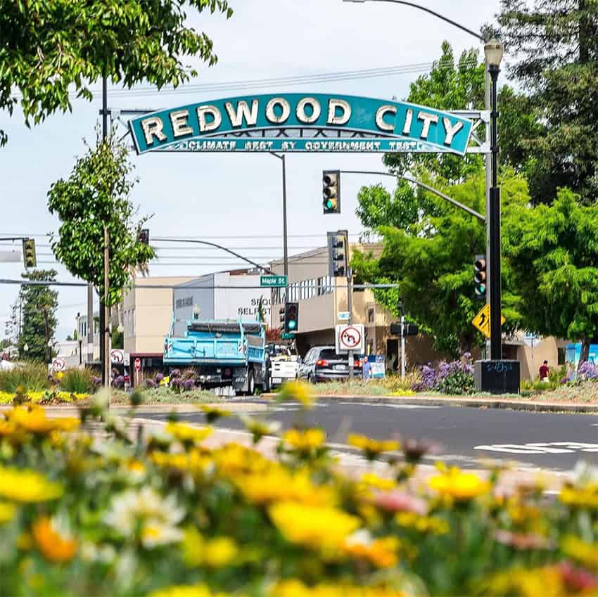 A welcome sign for Redwood City, California