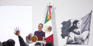 President Sheinbaum in front of an audience of reporters