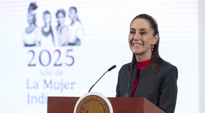 President Sheinbaum at the podium of her morning press conference