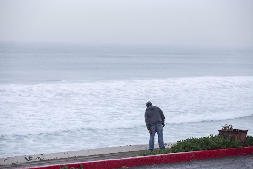 No damages reported from tsunami effects in Mexico; 8 ports remain closed