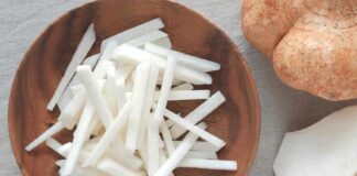 A bowl of chopped Jícama