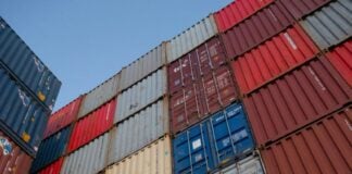 Cargo shipping containers