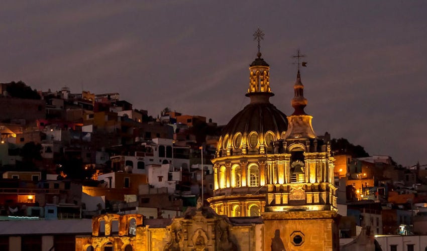 How an early riser survives in Mexico’s late-night culture