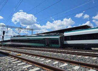 Car of the Maya Train derailed