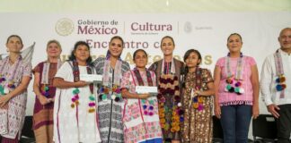 Sheinbaum announcing ApoyArte credit program alongside Indigenous textile artisans