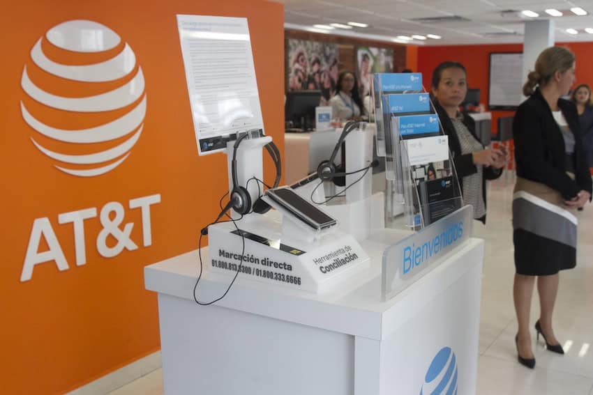 AT&T store counter