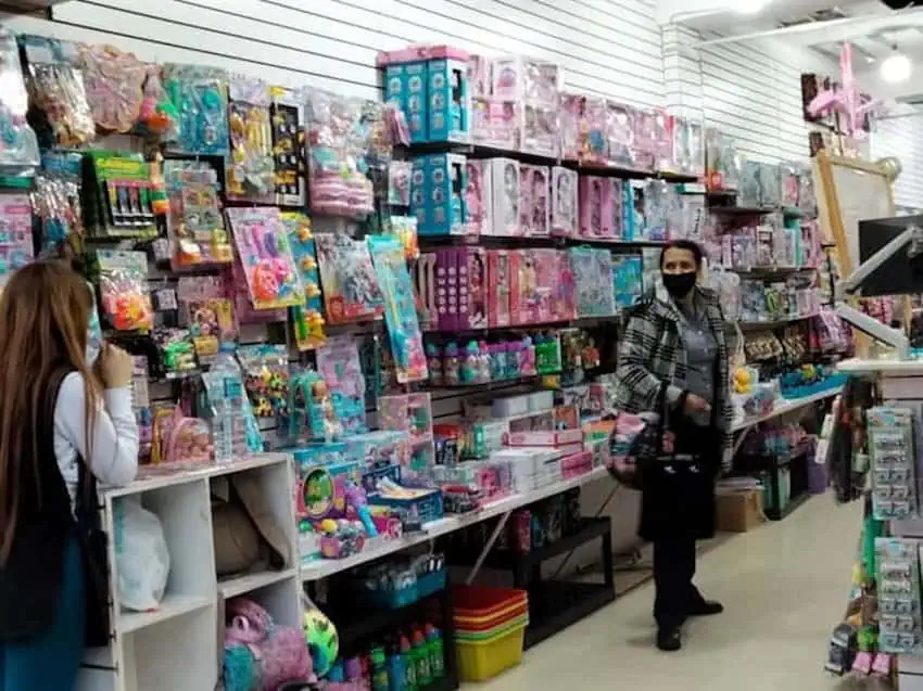 insde Chinese store in Mexico