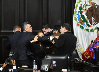 senators brawlng on the rostrum