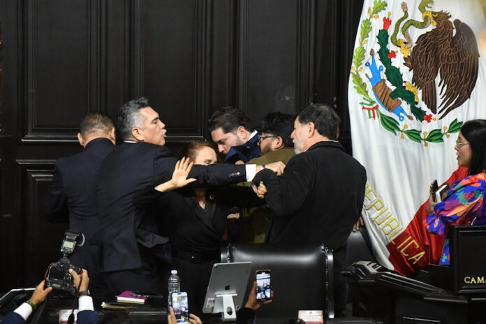 senators brawlng on the rostrum