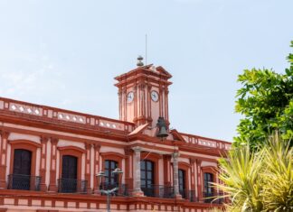 Colonial style govt building in Colima