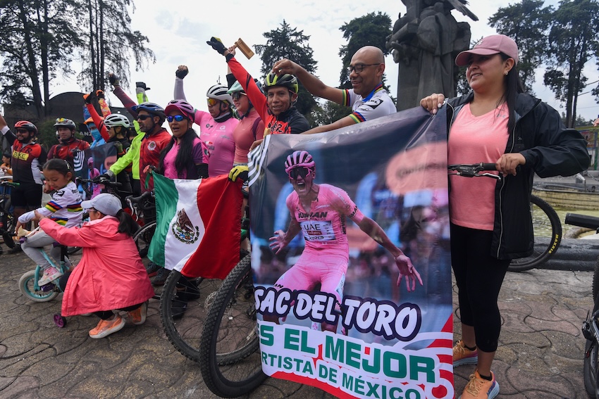 crowd celebrating Isaac del Toro