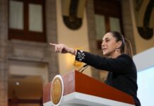 Sheinbaum pointing
