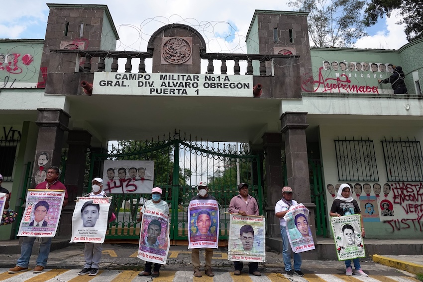 protesters at teh Camp Militar