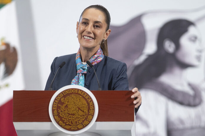 President Sheinbaum at the podium of her morning press conference
