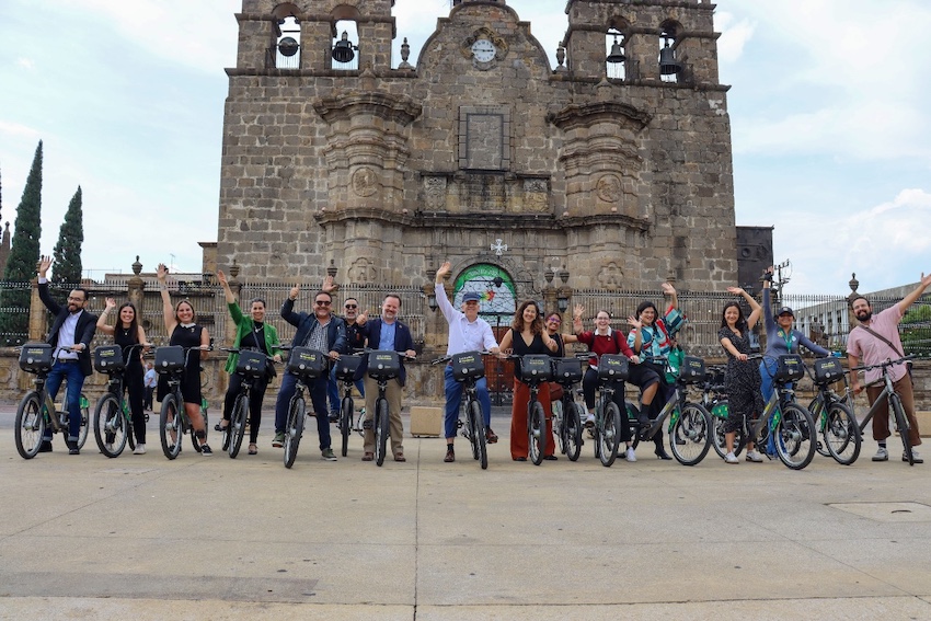 People on bikes in Guadalajara