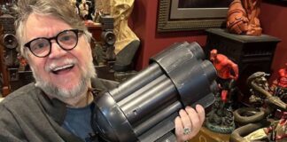 Del Toro with weapon prop