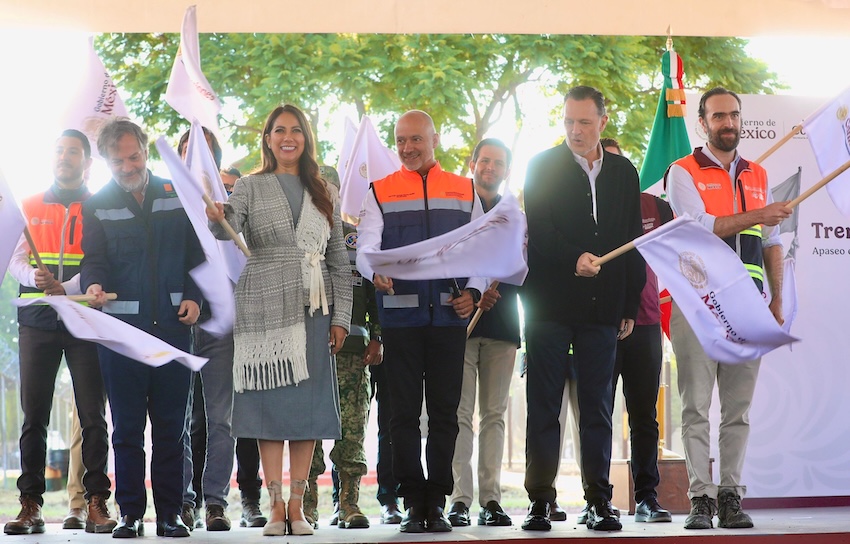 dignitaries with white flags