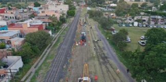 rail construction on the querétaro-irapuato train
