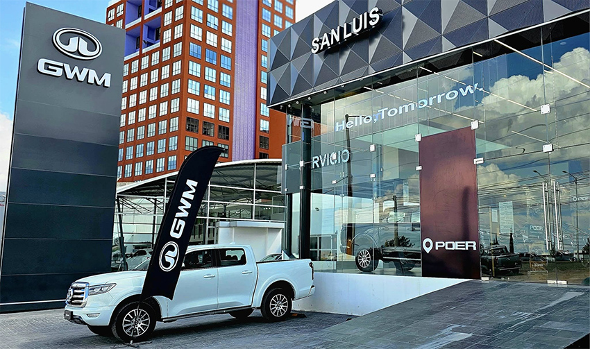 A GWM dealership in Mexico with a sign reading San Luis