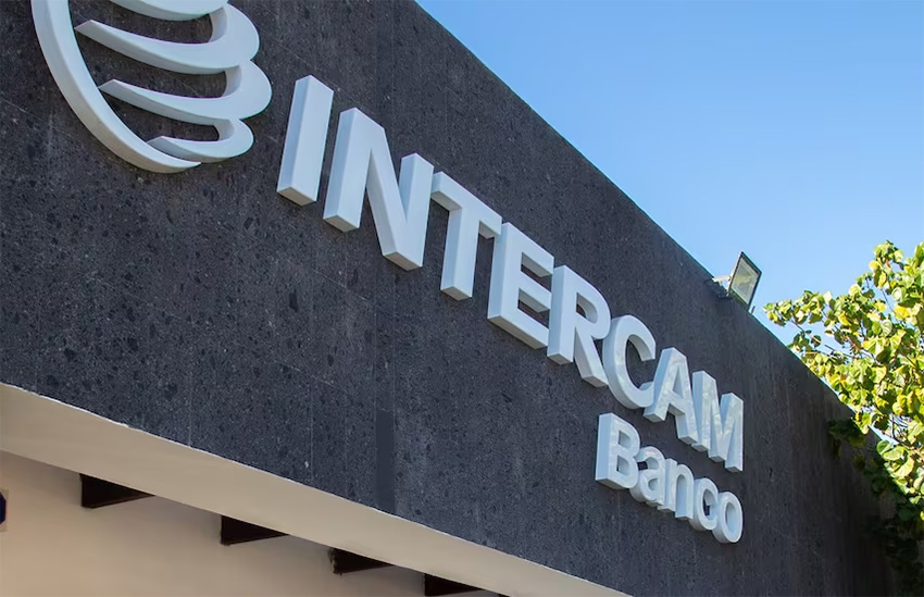 The entrance to Intercam bank