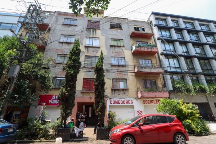A house on Tonalá street in the Roma neighborhood of Mexico City, where 22 families were recently evicted on unclear grounds.