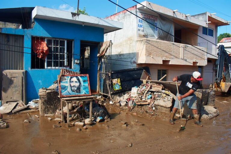 Mexico flooding death toll reaches 64, Veracruz most affected