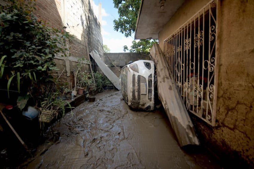 flood damage in the patio of a home in Veracruz
