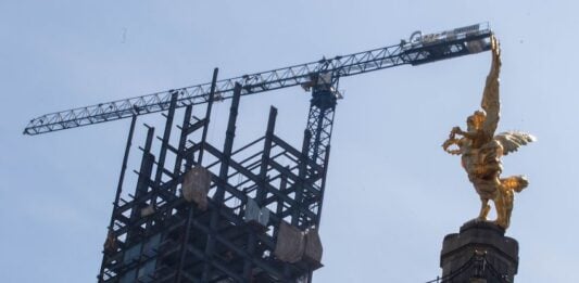 construction on Reforma near the Angel of Independence