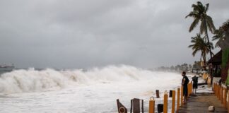 Hurricane Priscilla lashing Colima coast with high waves