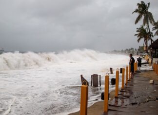 Hurricane Priscilla lashing Colima coast with high waves