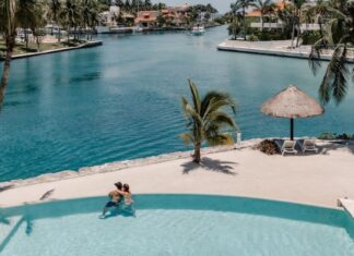 With just over 20,000 residents, Puerto Aventuras is the second-largest community in the municipality of Solidaridad, behind Playa del Carmen.