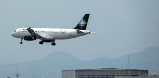 volaris plance in air