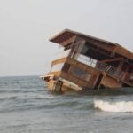 restauarnt floating in the Gulf of Mexico